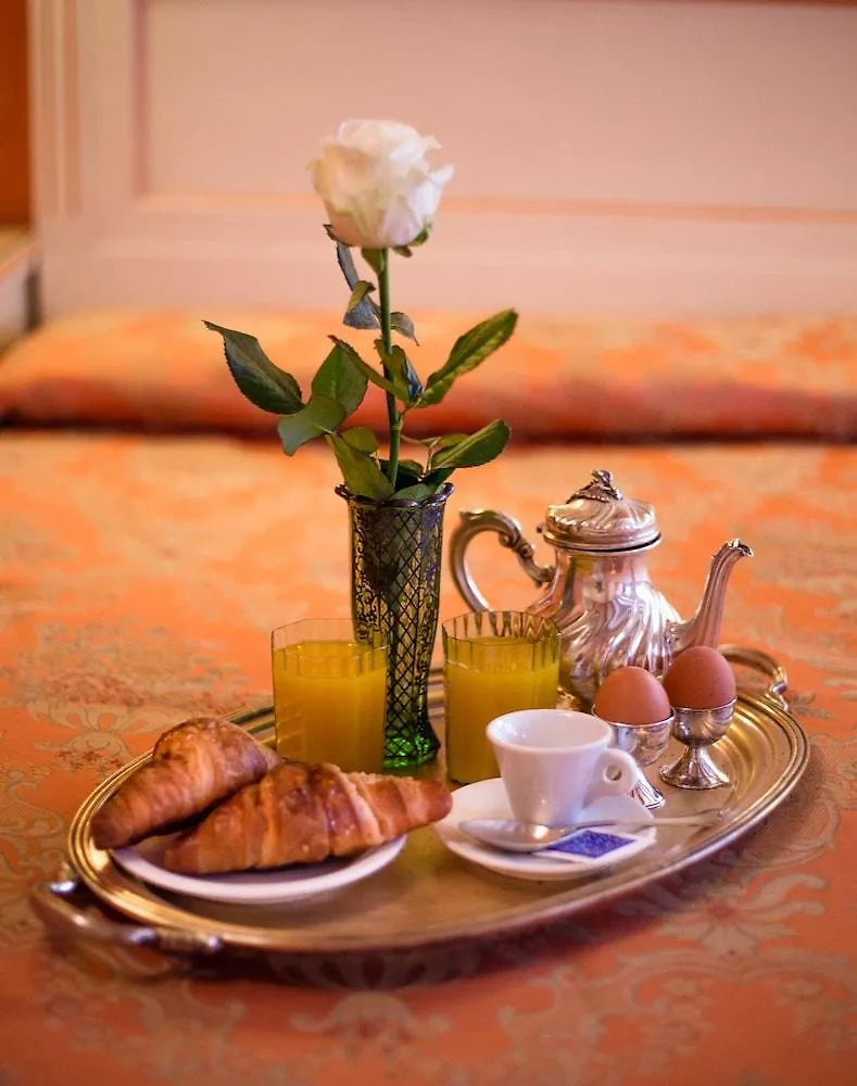 Bed and Breakfast Lanterna Di Marco Polo à Venise Couette-café