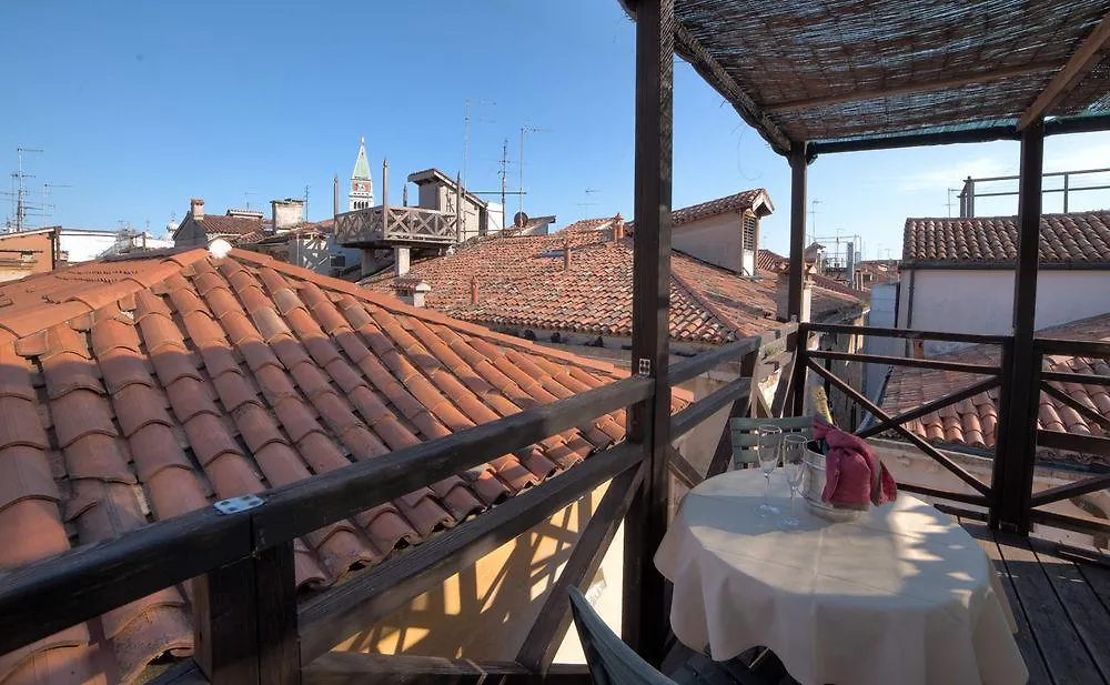 Lanterna Di Marco Polo Bed & Breakfast Venice 3*,  Italy