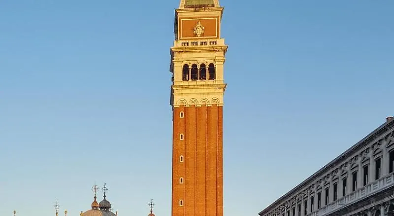 ***  Lanterna Di Marco Polo Bed & Breakfast Venice Italy