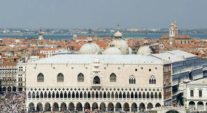 Lanterna Di Marco Polo Acomodação com café da manhã Veneza Alojamento de Acomodação e Pequeno-almoço