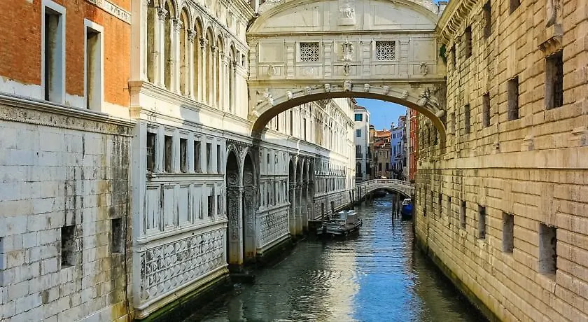 Alojamento de Acomodação e Pequeno-almoço Lanterna Di Marco Polo Acomodação com café da manhã Veneza